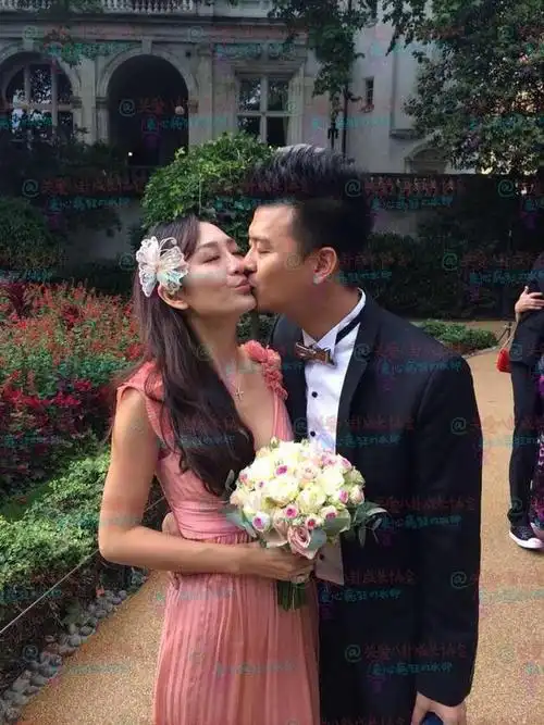 王鸥被求婚照曝光疑朋友发文力证结过婚