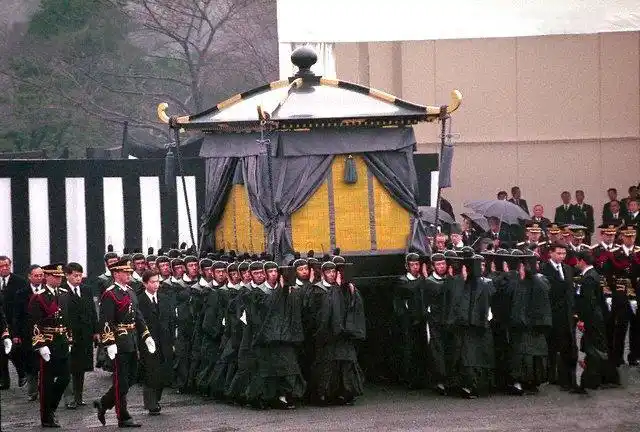 日本为天皇天裕仁举行葬礼