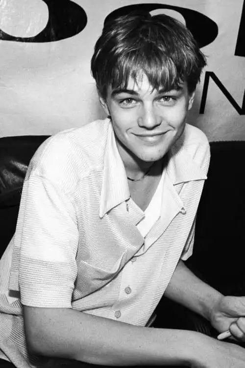 "小李子"莱昂纳多少见的青葱旧照,是惊艳过岁月的少年本人没错了