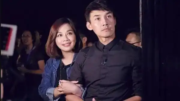 张铎的第一任妻子就是陈松伶,一直走到了现在.