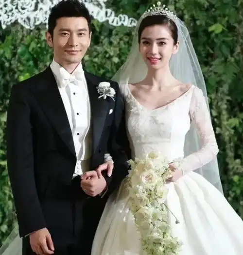 杨颖又名angela baby,在女明星中,颜值一直都位列前十,曾靠着多张美图
