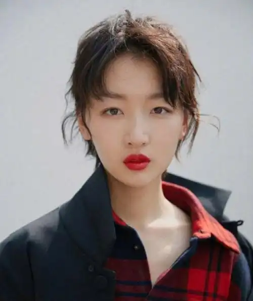 周冬雨寸头造型你们觉得周冬雨驾驭的住吗zt