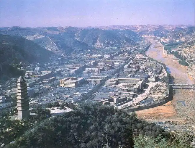 搜狐-户外频道 徒步首页 行走天下 全国揽胜 专题    三,延安:永远的