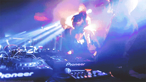 青春不能轻易say no躁动的心更要使劲折腾龙湖滨江天街1周年9月23日