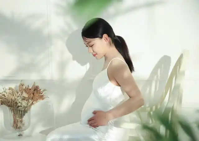 女生怀孕头三个月,最好能守口如瓶,但这三类人需要先知道