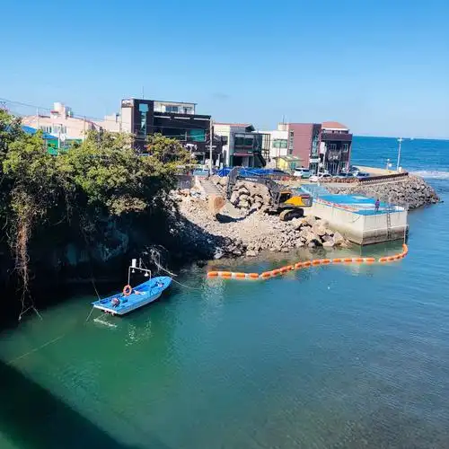 爱之岛主题公园 位于韩国南部的济州岛是韩国著名的风景游览胜地,也是