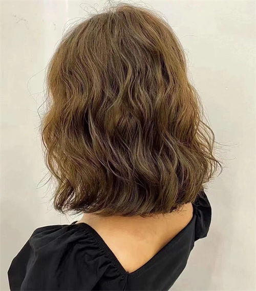 中短发蛋蛋卷 俏皮甜美时尚_女生卷发 - 美发站