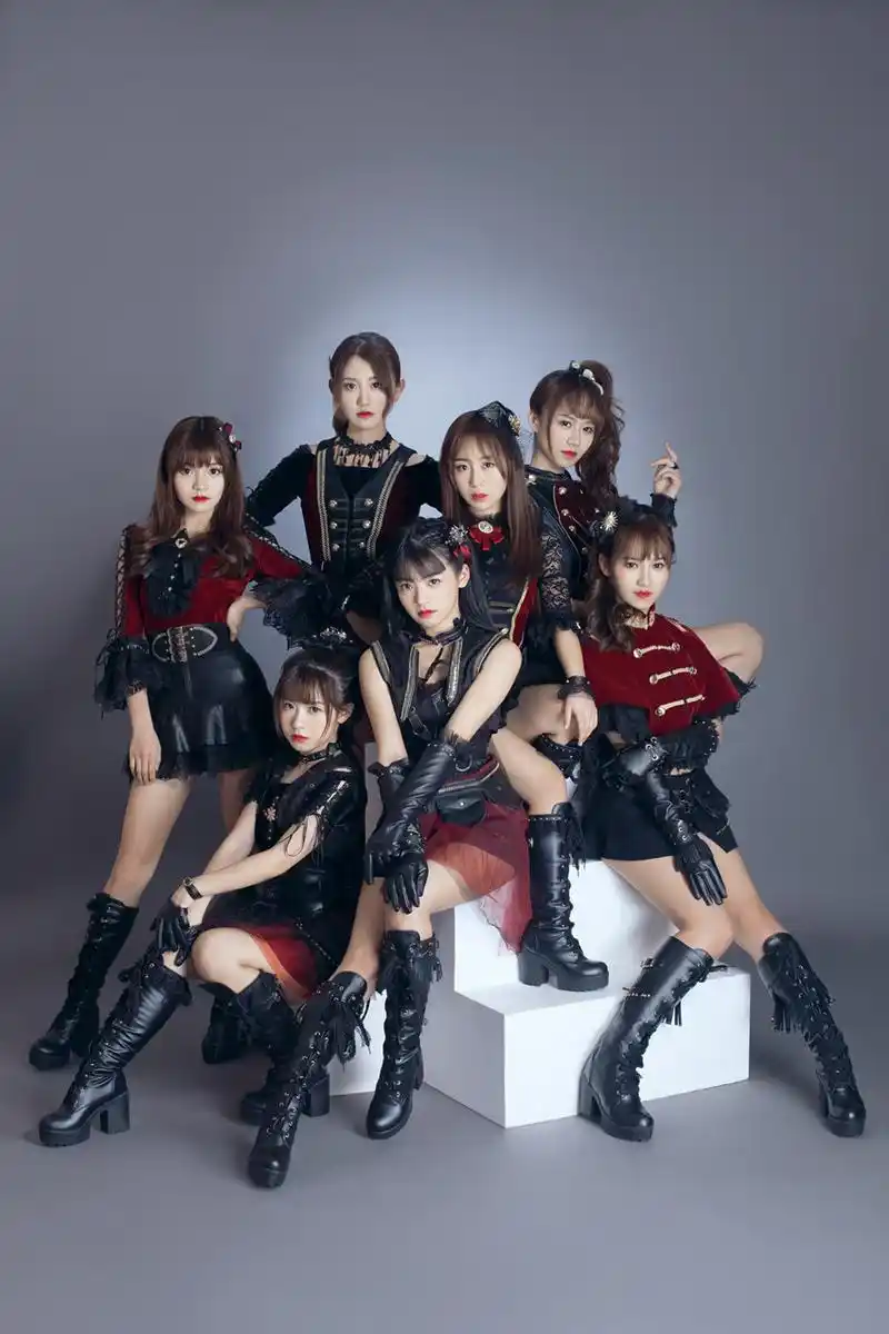 组图:sing女团全新写真曝光 化身高冷女战士_高清图集_新浪网