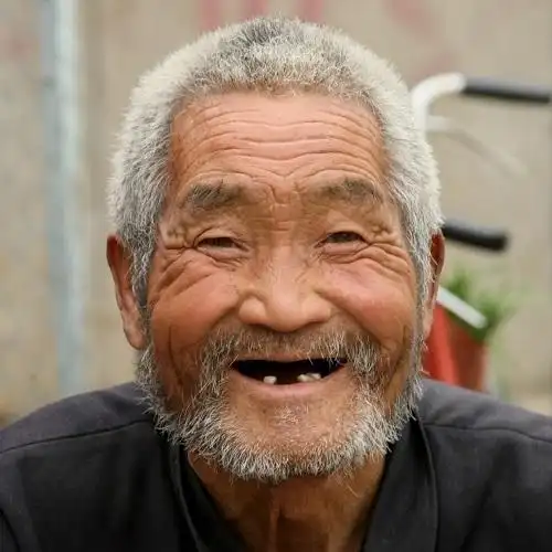 怪老头儿高清头像图片鬓发尽皤然眉分白雪鲜