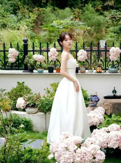 张佳宁活动造型精选