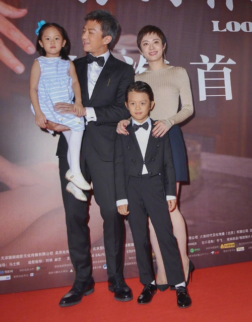 三胎消息还是会时不时地传出来,因为邓超跟孙俪确实是娱乐圈当中很