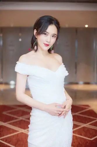 王子子四度主持澳门国际电影节双重身份诠释正能量偶像