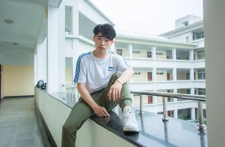 男生校园毕业写真