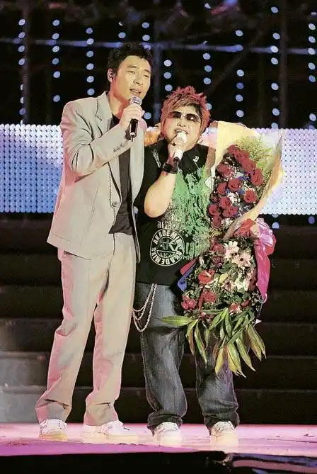 【图】许志安韩红当街拥吻 事实真相被揭开