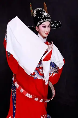 p data-id="gnyxko5zo1">熊东旭,1991年5月生,安徽省黄梅戏学校学生