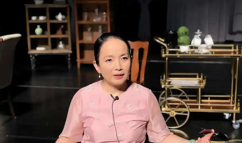 回顾:嫁给张丰毅29年不生孩子,却依旧被他宠成宝,霍凡有啥魅力