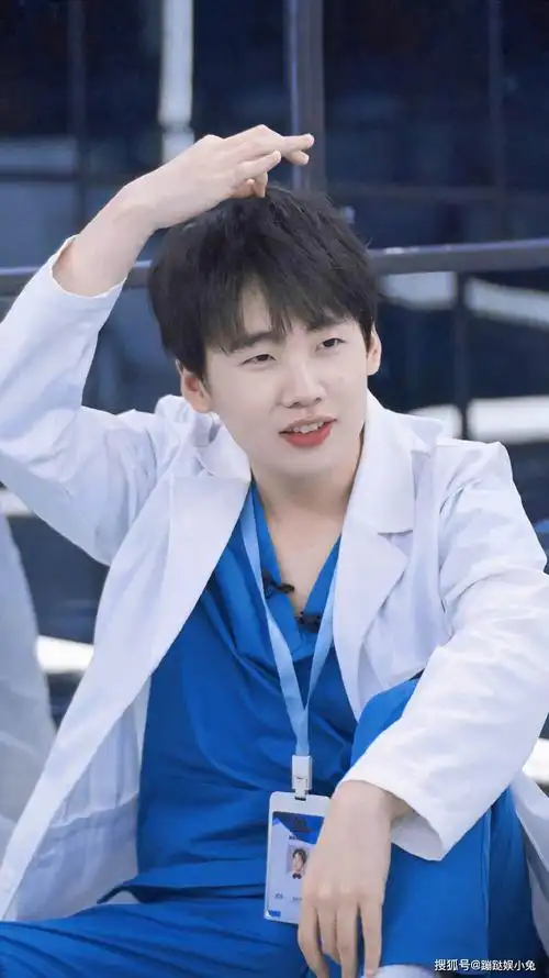 郭麒麟大林子让无数粉丝竞折腰