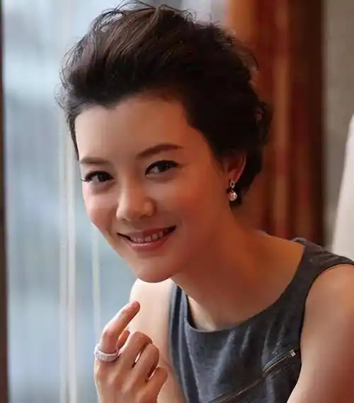 车晓:不顾一切与山西富豪闪婚,结婚仅2年就分手,如今怎样了_王丽云