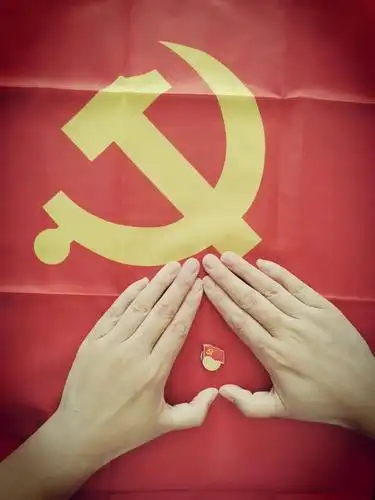 顺义国门先锋与党旗"花式"同框,为建党100周年献礼!