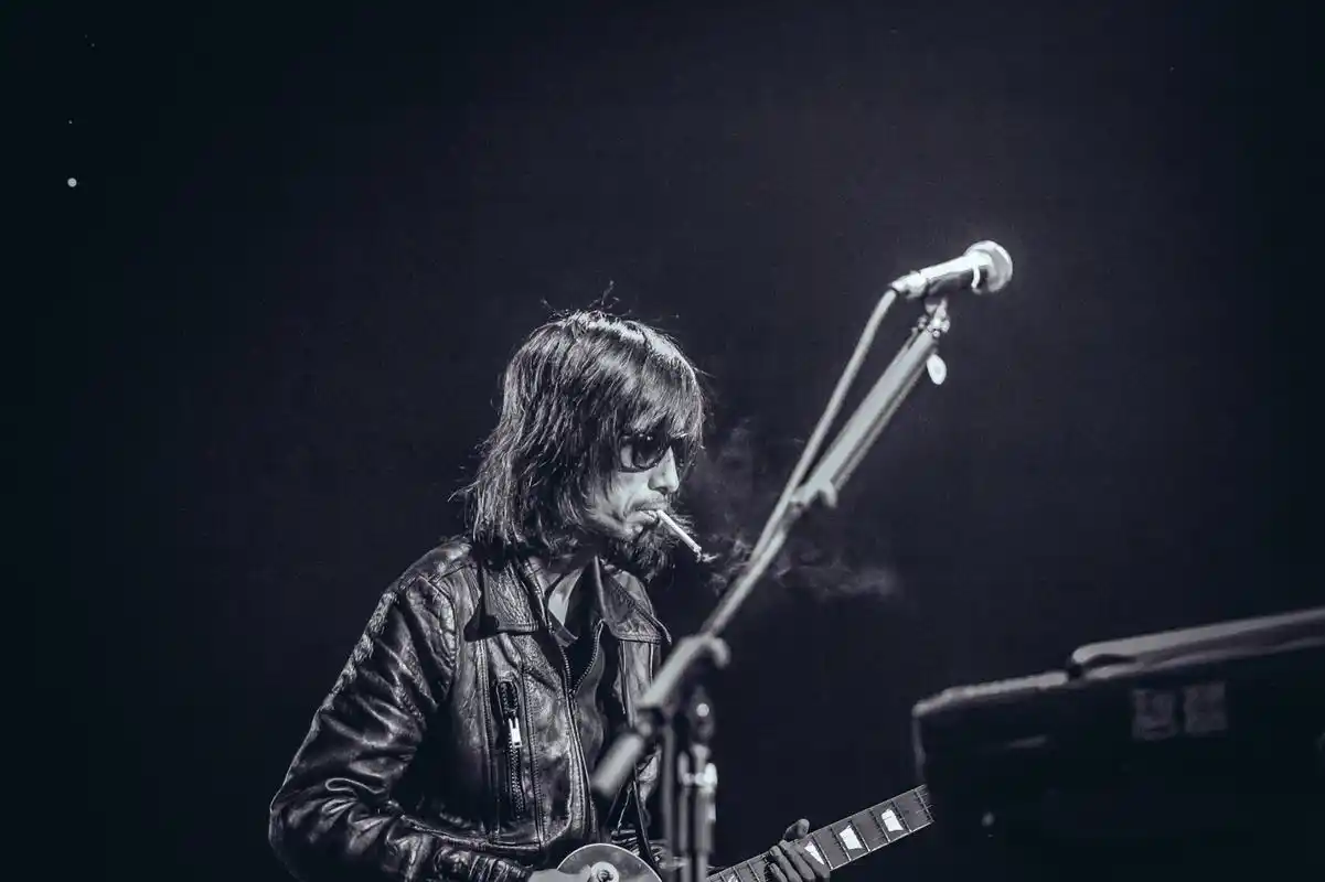 摇滚新教父谢天笑:不疯魔,不成活!