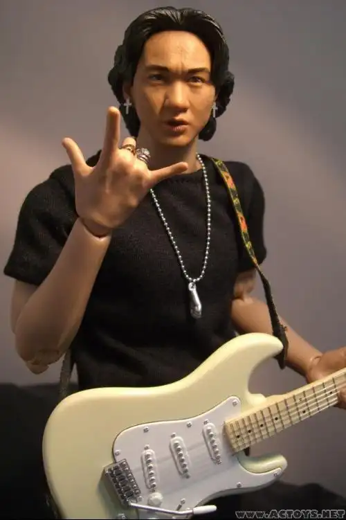 家驹最经典的是哪个手势?