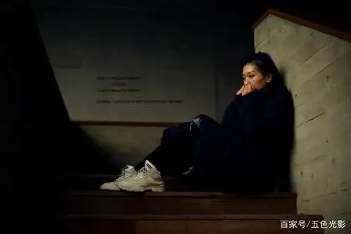 室内人像摄影:孤独与寂寞