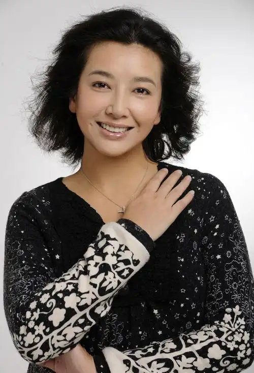 p>江珊,1967年12月22日出生于江苏省镇江市,中国内地女演员,歌手