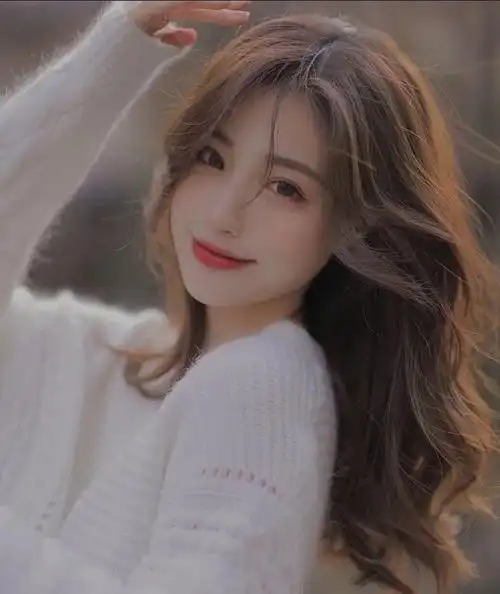 显脸小发型中长发