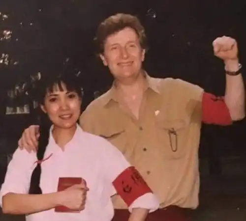 沈丹萍和老公乌韦·克劳特相恋时,中国还没有涉外婚姻的相关法律,可这