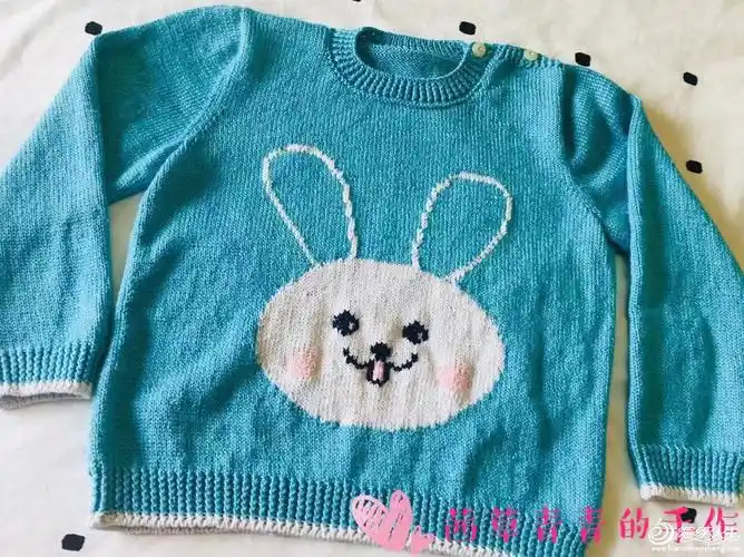 可爱的蓝耳兔儿童棒针卡通图案套头毛衣