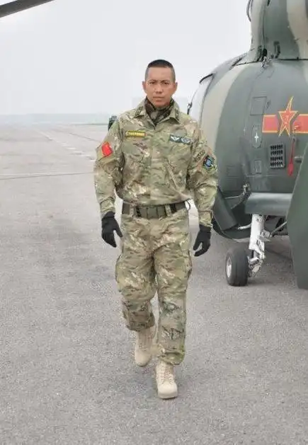 油头粉面就不要演军人了!让这7位男星告诉你,什么叫军人形象