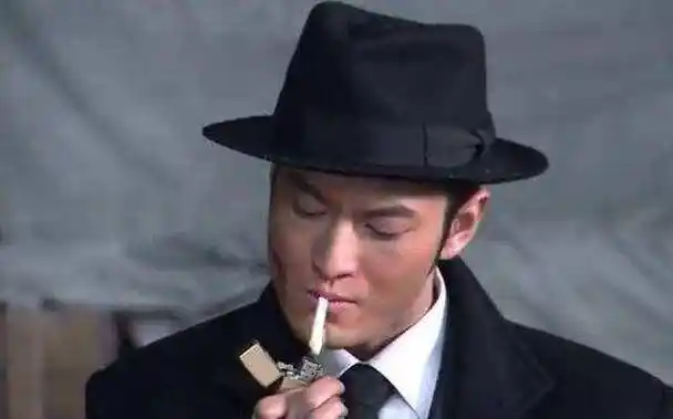 为拍戏得抑郁症,片场狂削梨,李雪健曾想辞演_角色_许文强_周润发