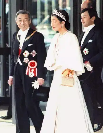 智子庆祝他们的60周年结婚纪念日,此时距离明仁天皇退位只有三周时间
