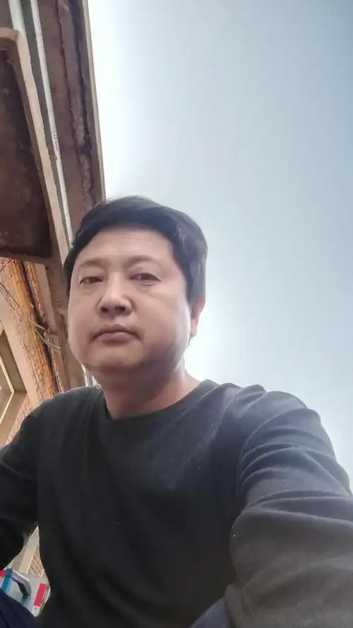 中年人早已经不是当年的壮汉,想开看淡最关键,学会岁月的沉淀