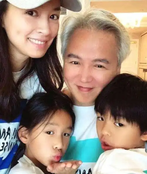 琼瑶小生林瑞阳直播首秀,4小时破亿!捞金能力比老婆张庭还厉害