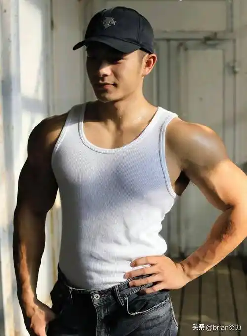 帅气肌肉男写真_运动_财运_支持