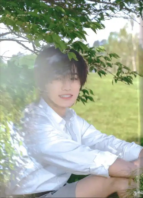 宋亚轩|98 少年と花截修了几张非常喜欢的小宋日系美少年真的太戳