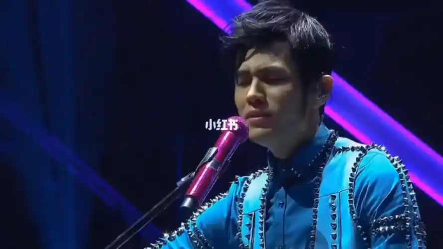 周杰伦摩天轮世界巡回演唱会彩虹轨迹