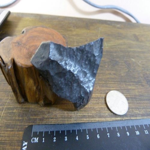 包邮4609新疆哈密地表磁铁矿 铁矿石标本 有磁性 小动物 陨石