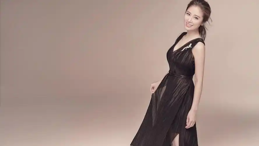 林心如玉女图片壁纸(13/16)