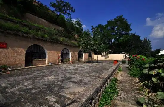 游走延安踏上黄土高原上的红色圣地