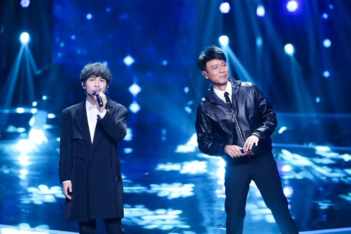 东方卫视《我们的歌》收官"勤深深"夺冠 费玉清唱《晚安曲》