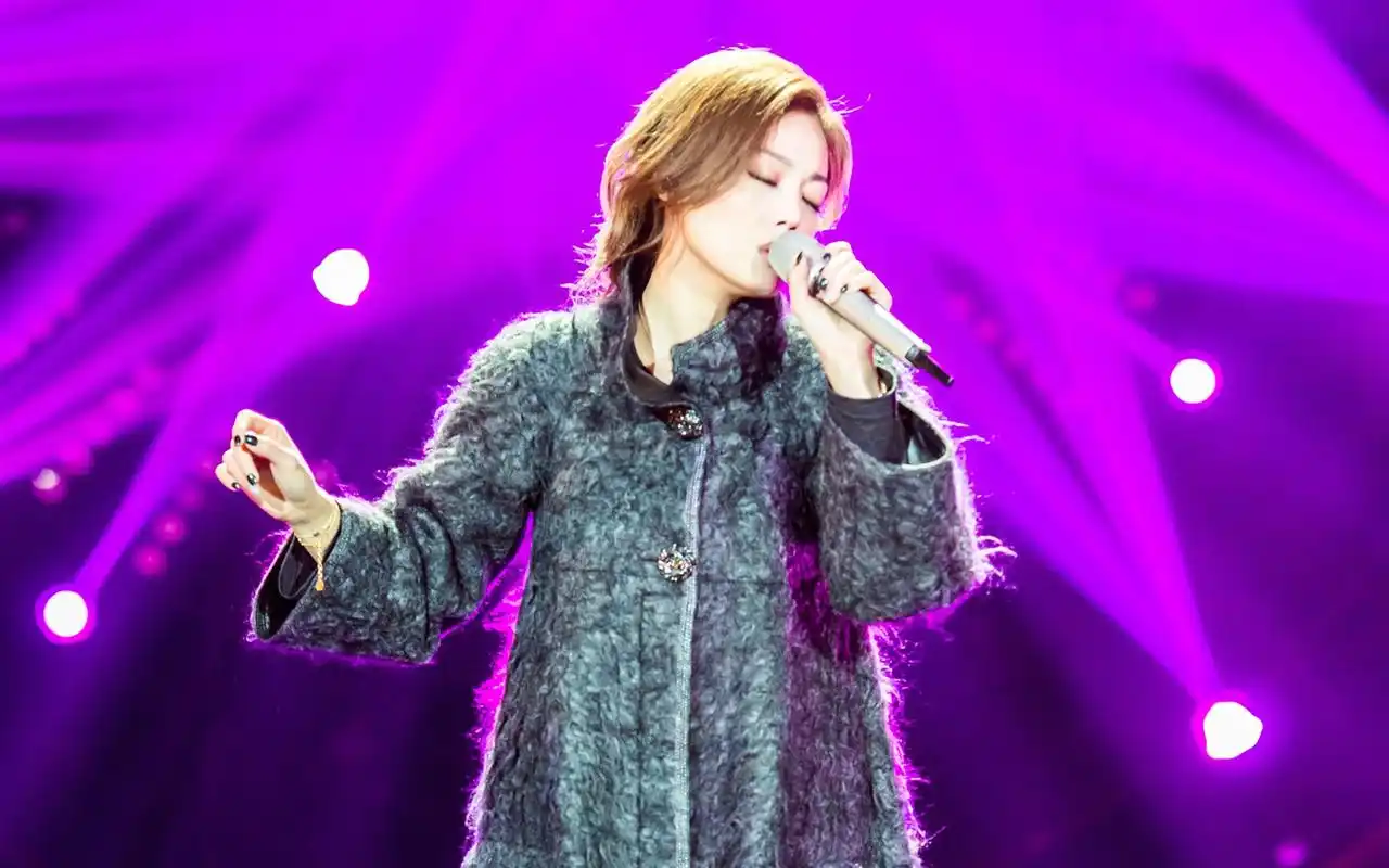 《我是歌手4》容祖儿高清电脑壁纸