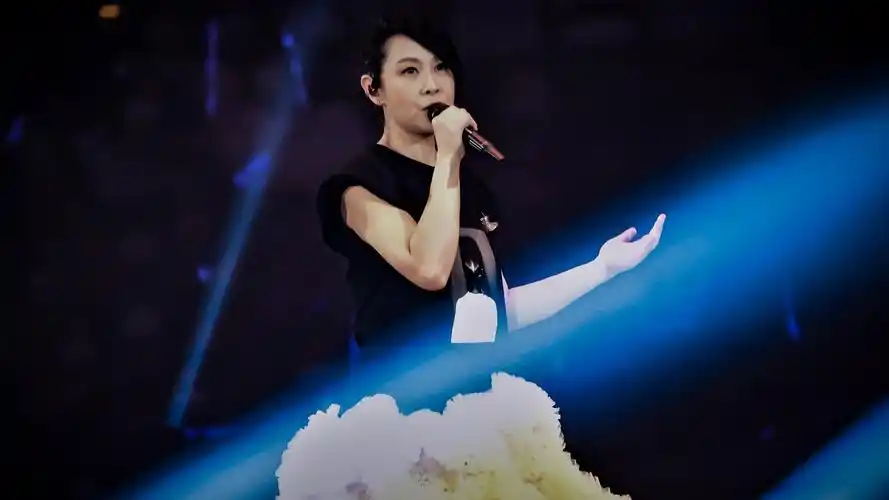 刘若英回到台北举办《我敢renext世界巡迴演唱会》(图3)