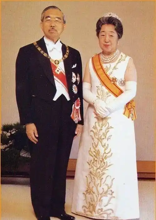 昭和天皇连生4女坐不住了,为生下继承人,昭和做了这奇葩事_儿子_日本
