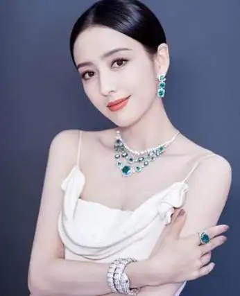 最漂亮的女明星图片(娱乐圈好看的女演员有哪些)插图