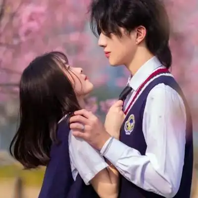 超甜的好看不易撞双人情侣头像