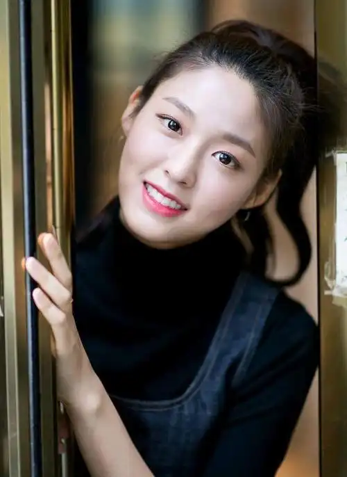 金雪炫牛仔裙写真清纯可爱像极了邻家女孩