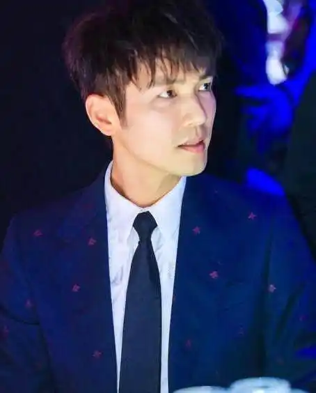 "笙箫默夫妇"出镜,被钟汉良的新造型帅到了,这是减了几岁?