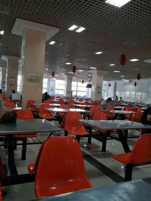 天津师范大学中快餐饮-"地点在第二学生食堂百二楼 餐厅是对外承包.